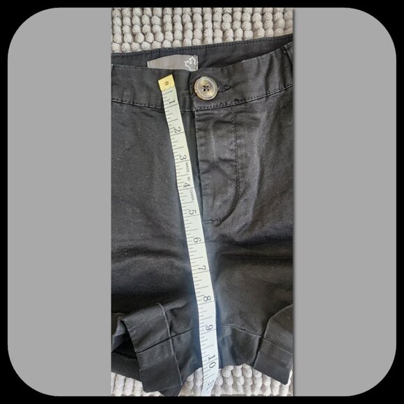 SEARS || Stretch Cotton Cuffed Shorts (SIZE 4) - Picture 6 of 6